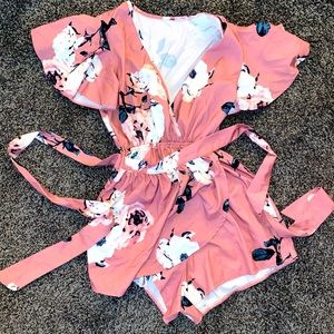 Adorable dress/romper💞